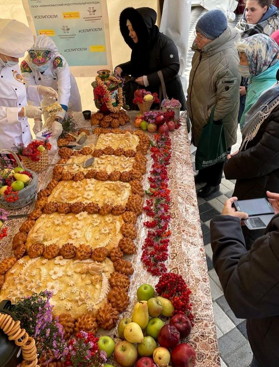 Курник гигантских размеров презентовали кулинары Невинномысска - Городской  ревизор