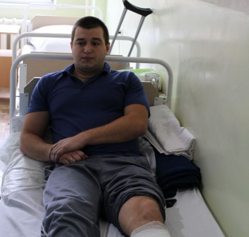 Раненых ребят. Раненые в больницах Белгорода. Госпиталь раненые в ногу.